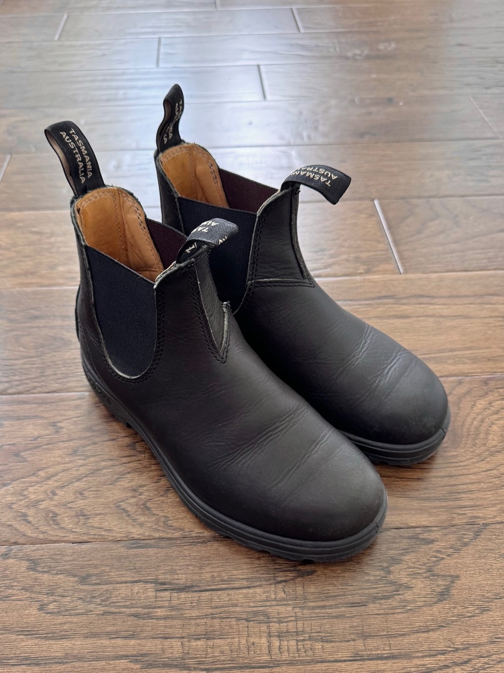 EUC Blundstone 550 Black Leather Women’s Chelsea Boots Size 7